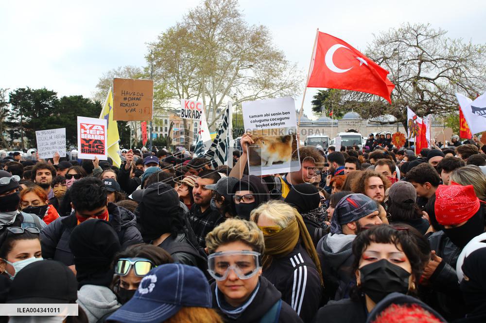 Protests Continue A Month After İstanbul Mayors Detention - Turkey