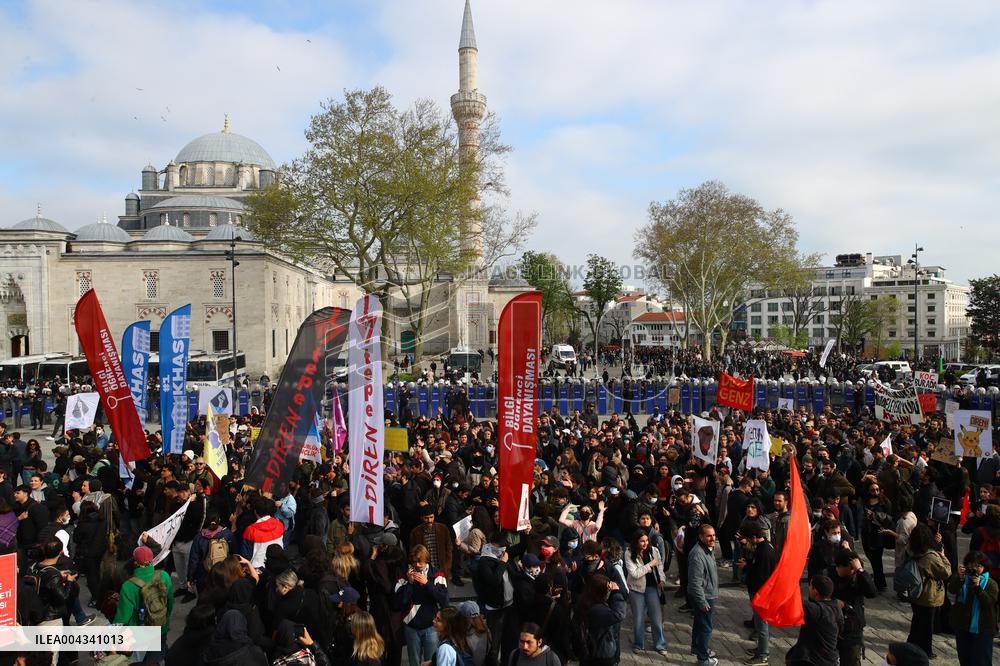 Protests Continue A Month After İstanbul Mayors Detention - Turkey