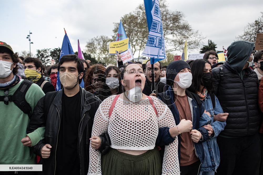 Protests Continue A Month After İstanbul Mayors Detention - Turkey