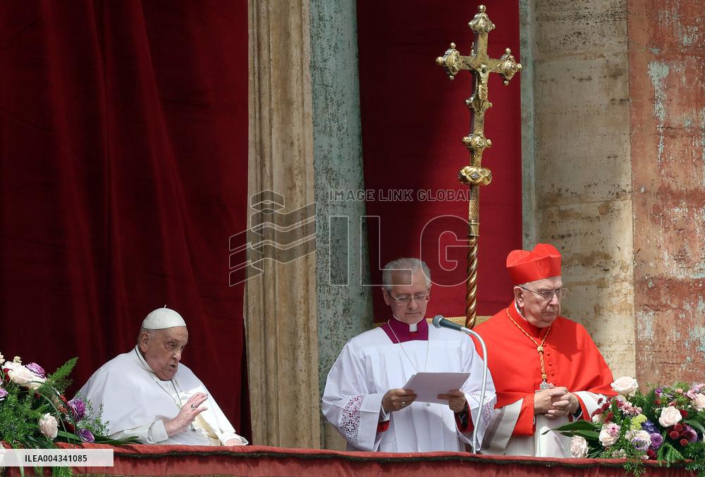 Roma, Papa francesco alla Santa Messa della Domenica di Pasqua e “Urbi et Orbi” Città del Vaticano