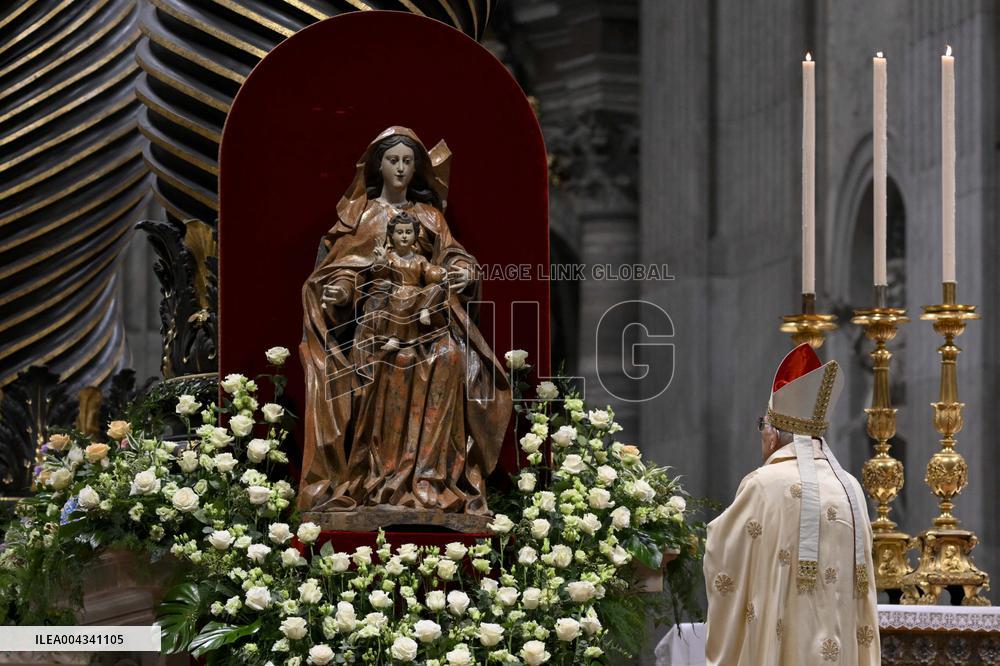Easter Vigil At St Peter Basilica - Vatican