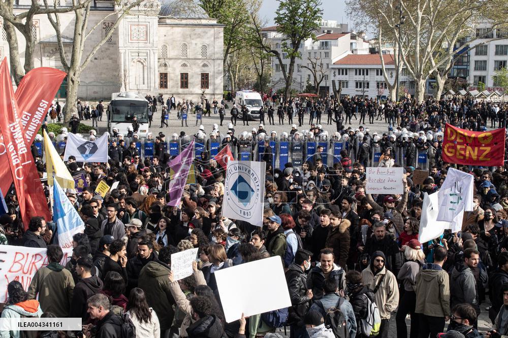 Protests Continue A Month After İstanbul Mayors Detention - Turkey