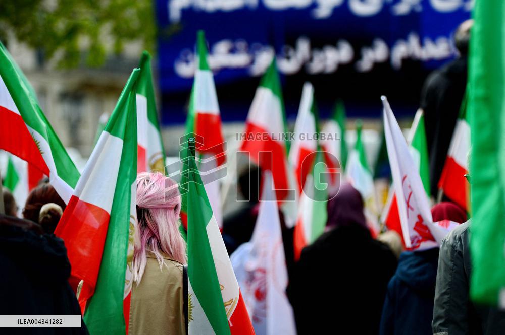 Protest Against the Execution of Political Prisoners in Iran - Paris
