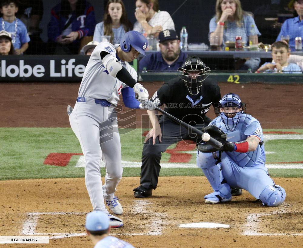 Baseball: Dodgers vs. Rangers