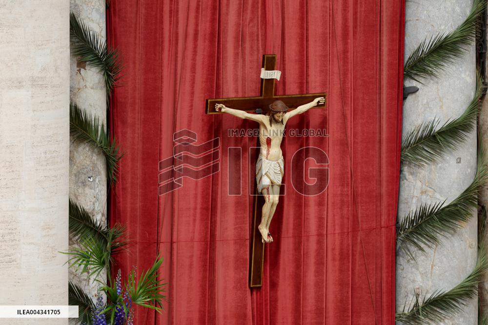 Cardinal Angelo Comastri presides Holy Mass on Easter Sunday and “Urbi et Orbi” Vatican City , Italy  20.05.2025