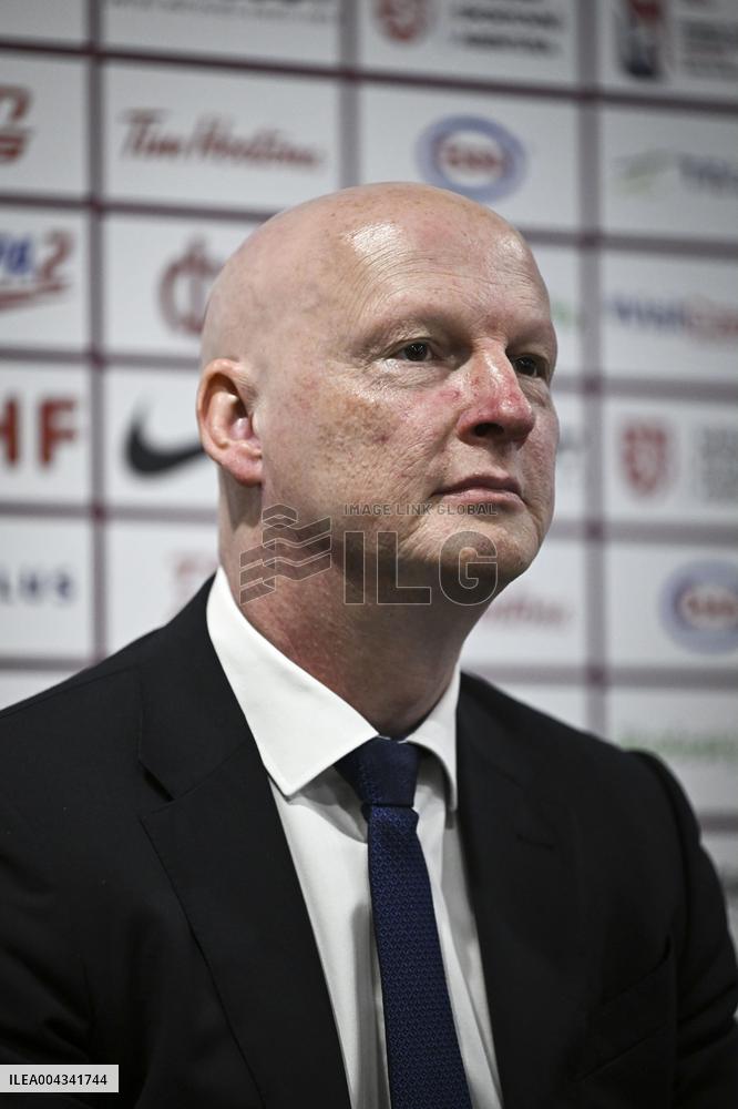 Jääkiekko: Naisten MM-kilpailuissa mitalipelit