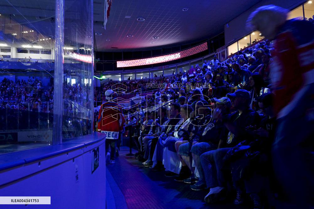 Jääkiekko: Naisten MM-kilpailuissa mitalipelit