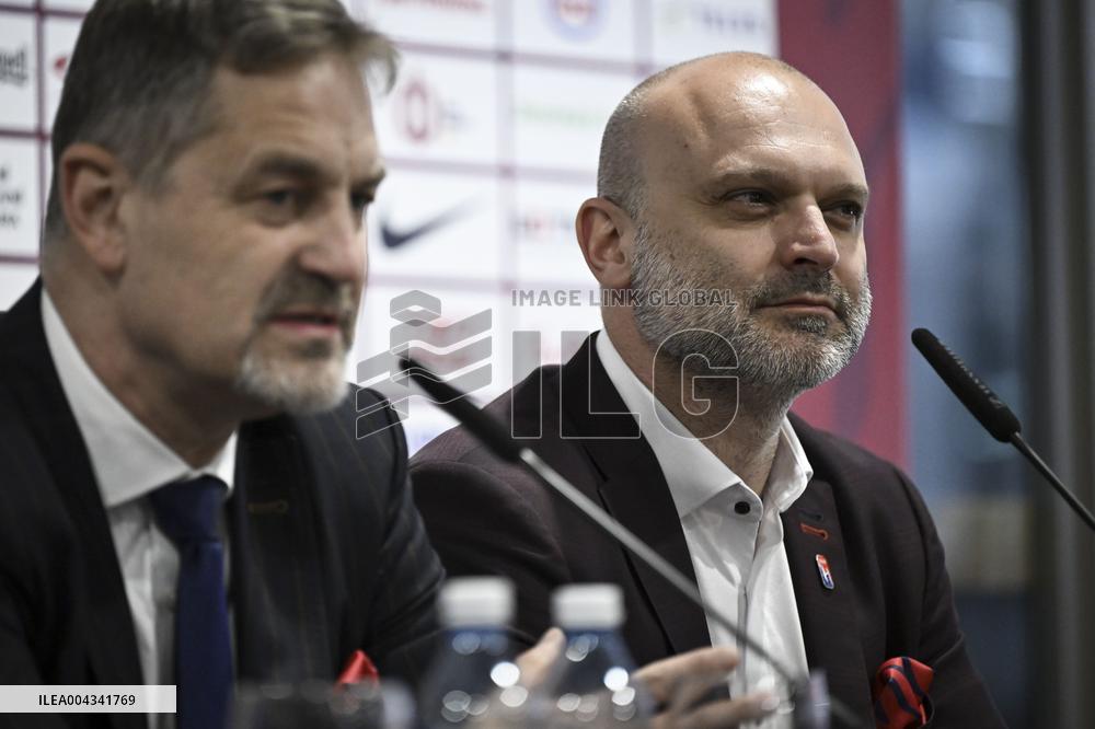 Jääkiekko: Naisten MM-kilpailuissa mitalipelit