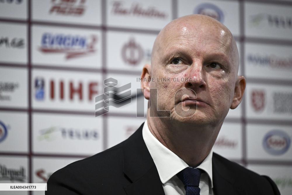 Jääkiekko: Naisten MM-kilpailuissa mitalipelit