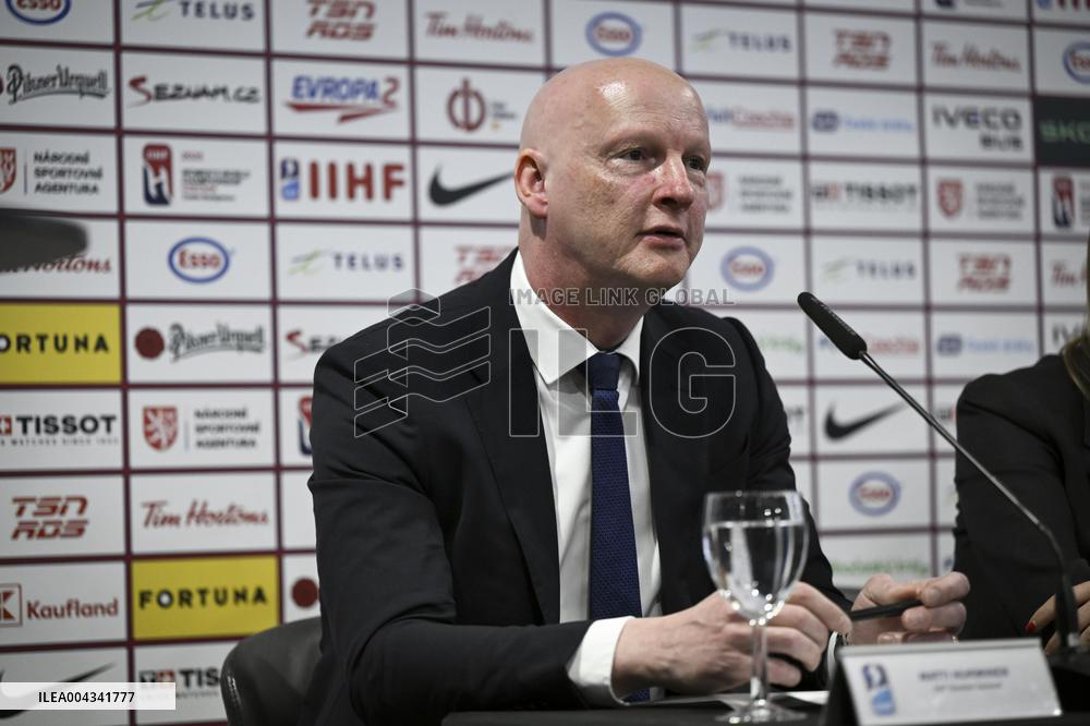 Jääkiekko: Naisten MM-kilpailuissa mitalipelit