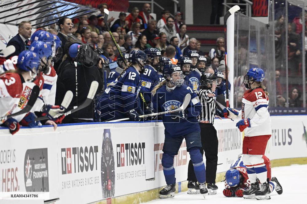 Jääkiekko: Naisten MM-kilpailuissa mitalipelit