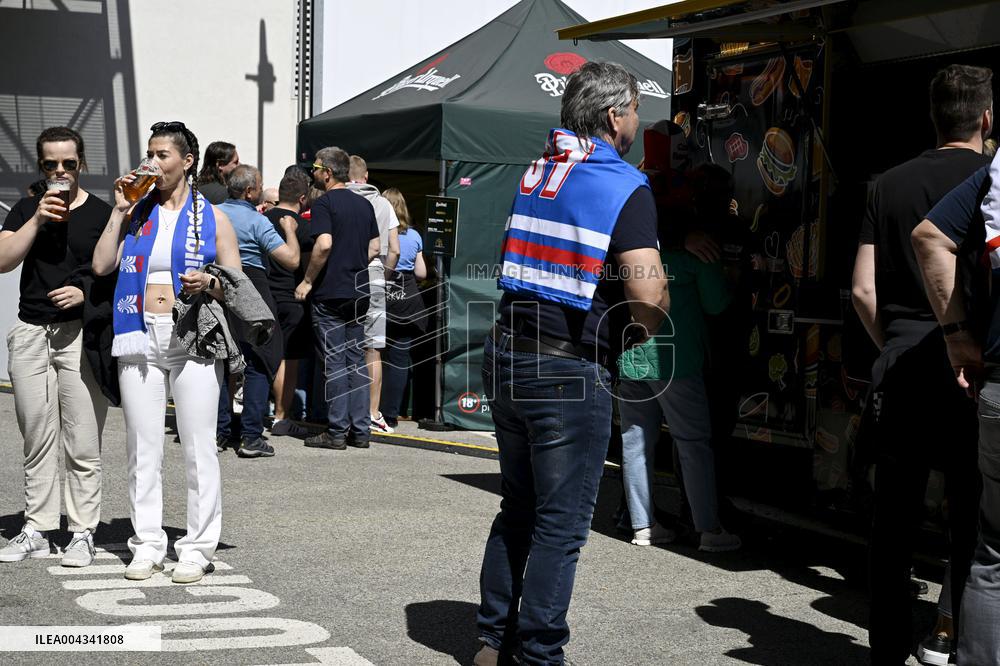 Jääkiekko: Naisten MM-kilpailuissa mitalipelit