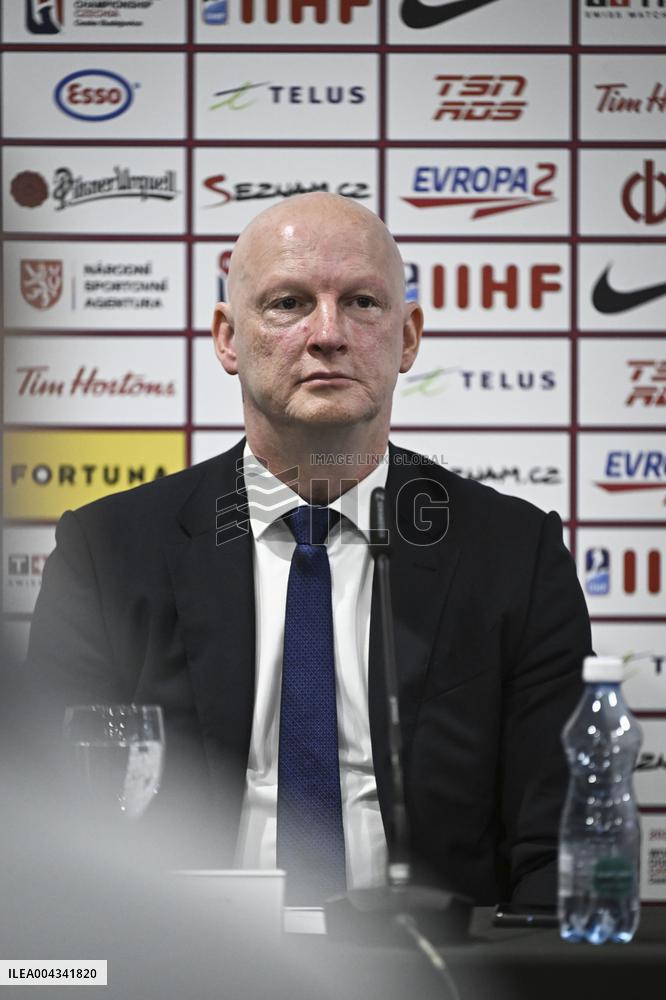 Jääkiekko: Naisten MM-kilpailuissa mitalipelit