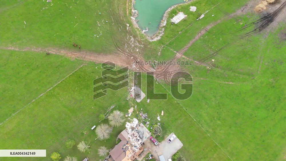 US: Mid-Missouri Hit by Severe Storms and Possible Tornado, Thousands Lose Power