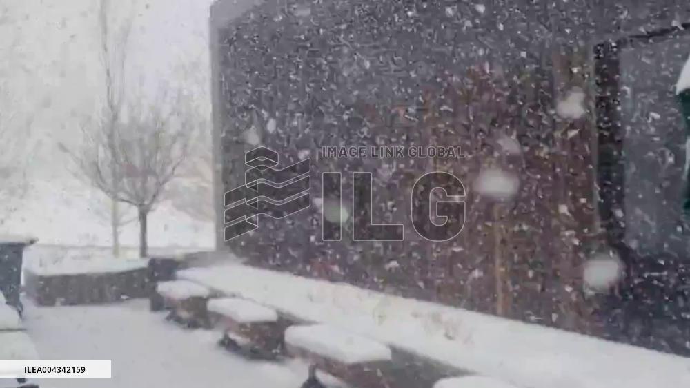 US: Heavy Snow From Spring Storm Disrupts Travel in Colorado