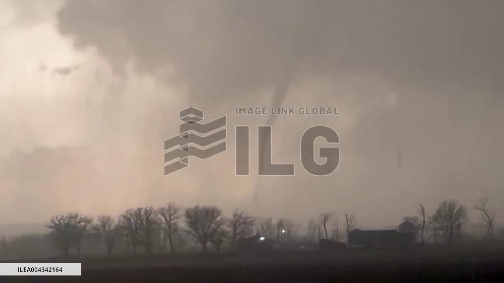 US: Tornado Touches Down Near Omaha, Nebraska 5