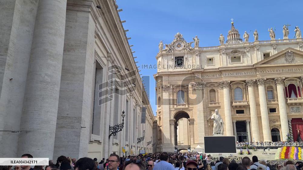 Vatican: Bells Toll at St. Peter’s Basilica to Mourn Death of Pope Francis