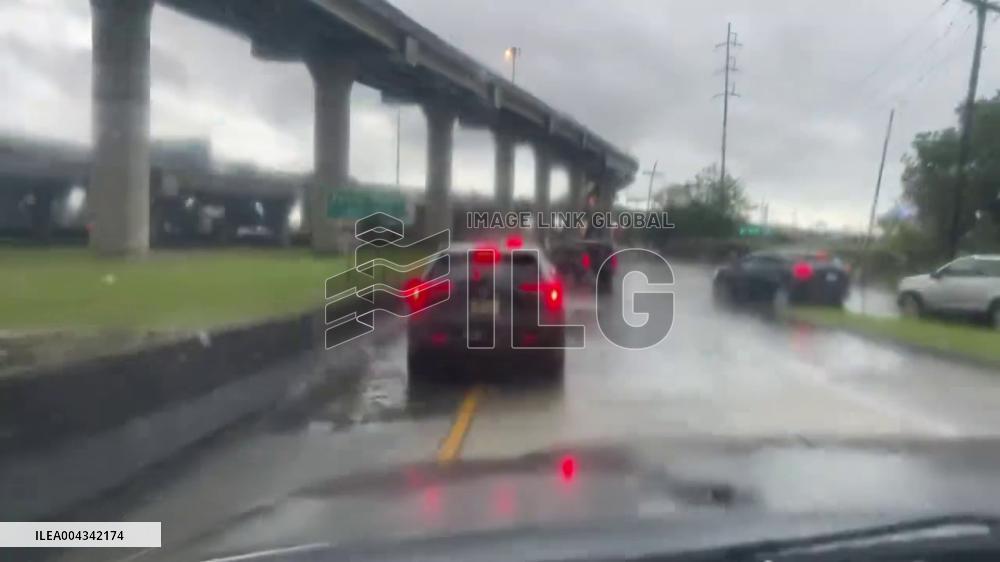 US: Heavy Rain Causes Flooding, Road Closures in Greater New Orleans