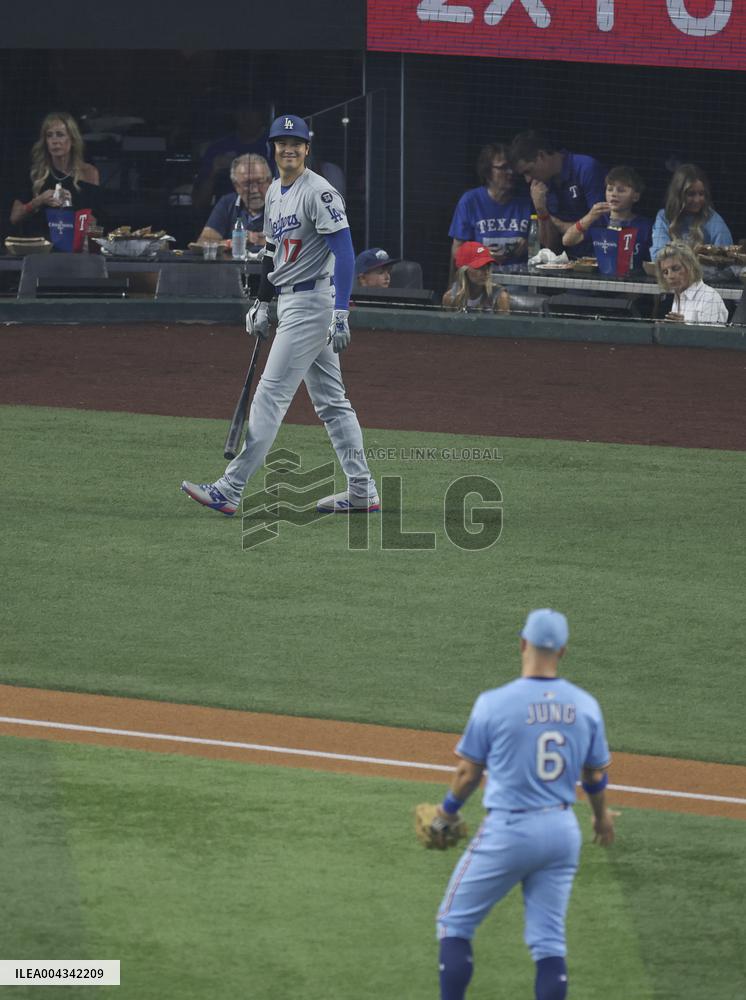 Baseball: Dodgers vs. Rangers