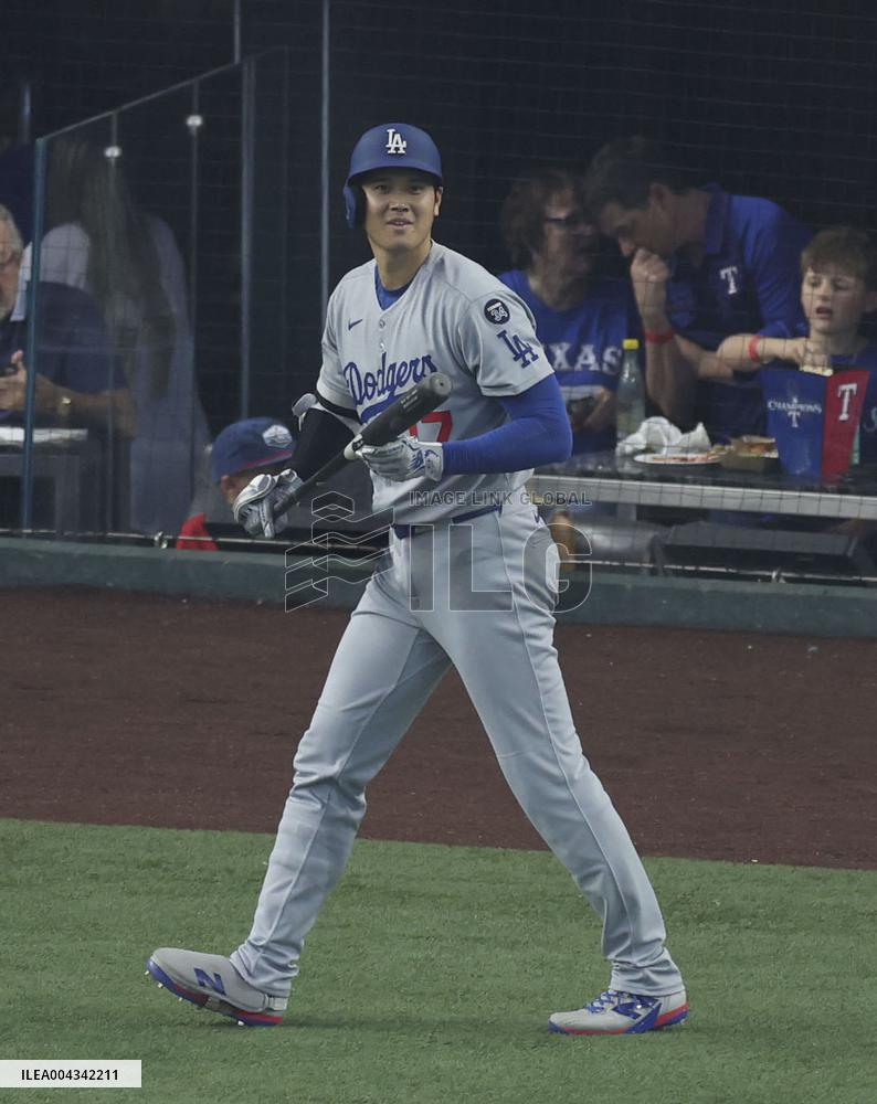 Baseball: Dodgers vs. Rangers