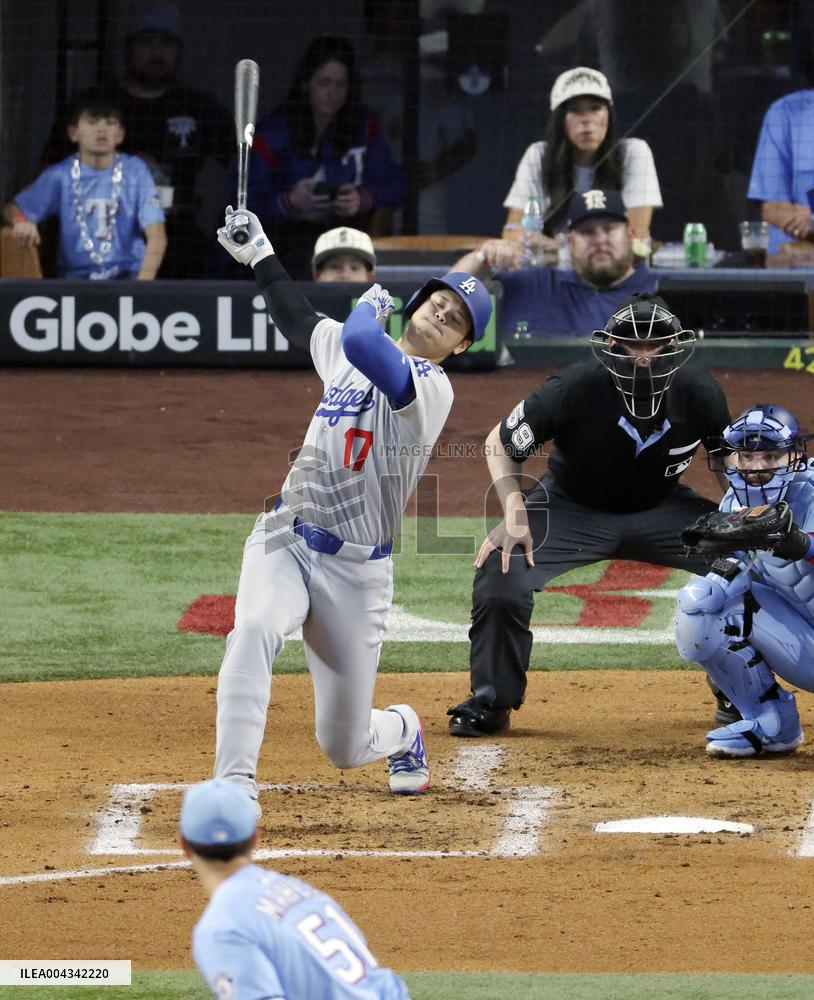 Baseball: Dodgers vs. Rangers