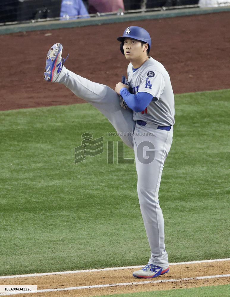 Baseball: Dodgers vs. Rangers