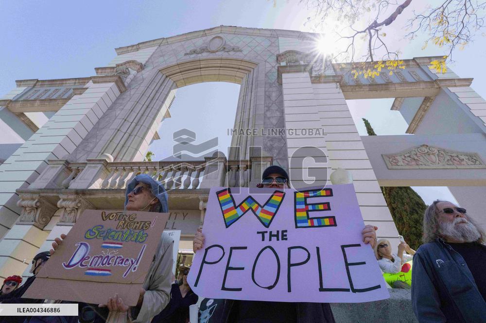 Americans Protest Trump - US