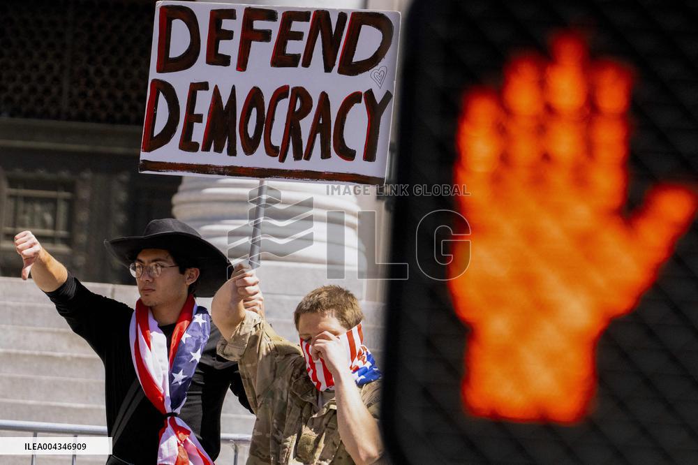 Americans Protest Trump - US