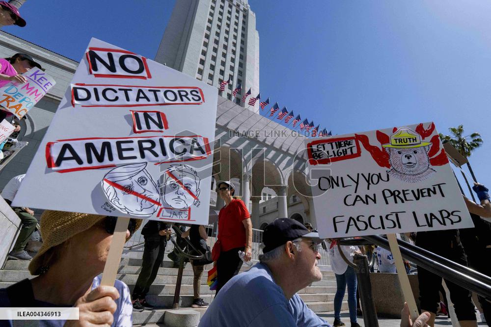 Americans Protest Trump - US