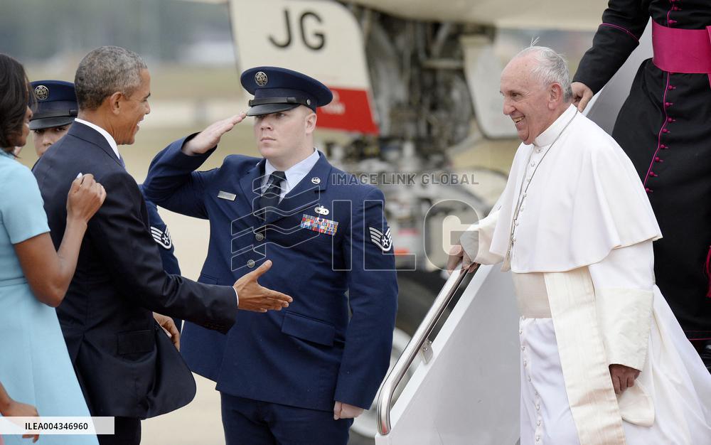 Obamas welcome His Holiness Pope Francis to the United States