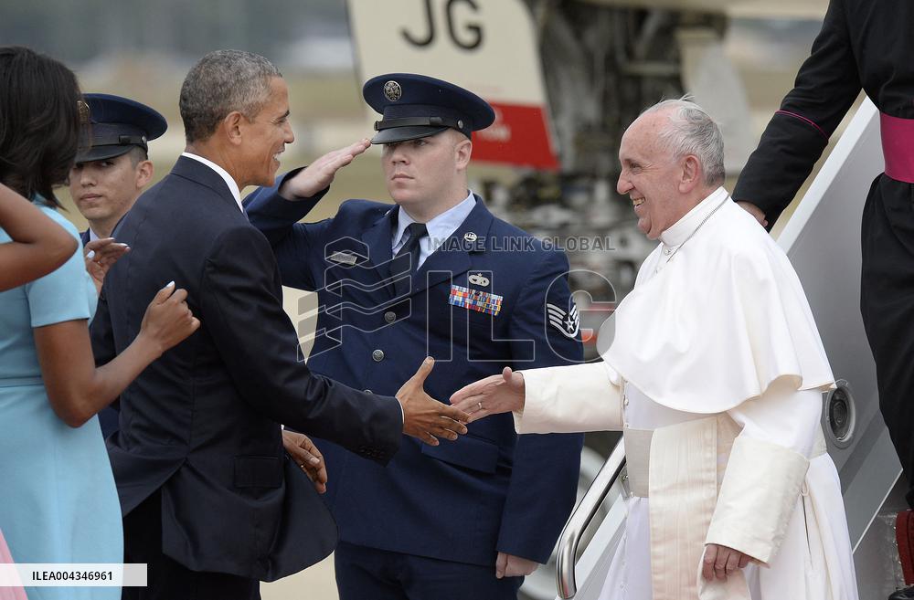 Obamas welcome His Holiness Pope Francis to the United States
