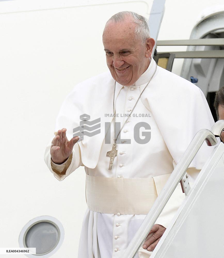 Obamas welcome His Holiness Pope Francis to the United States