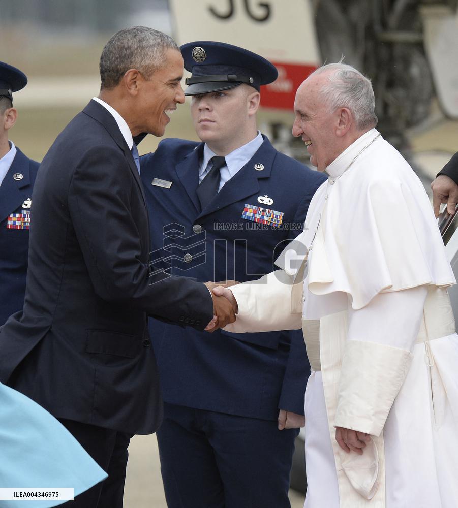 Obamas welcome His Holiness Pope Francis to the United States