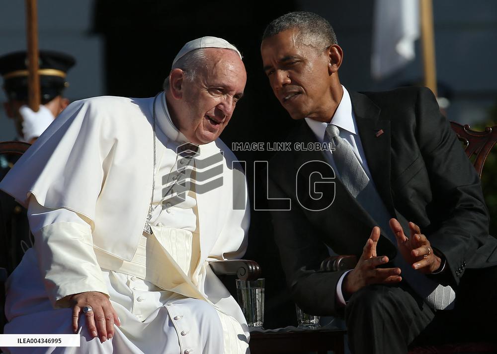 Obama Welcomes Pope Francis to the White House