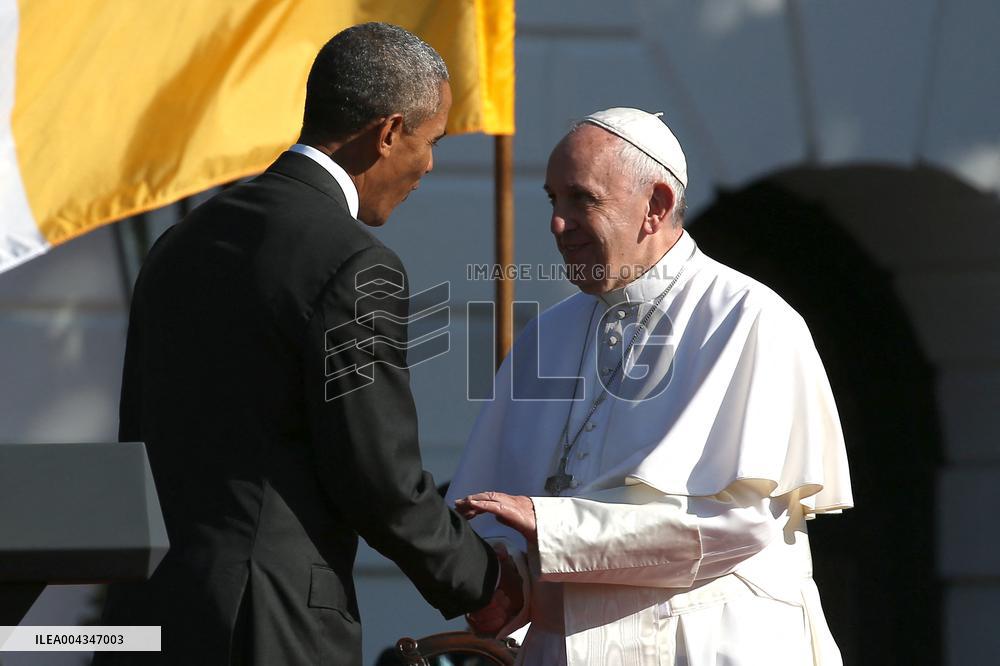 Obama Welcomes Pope Francis to the White House