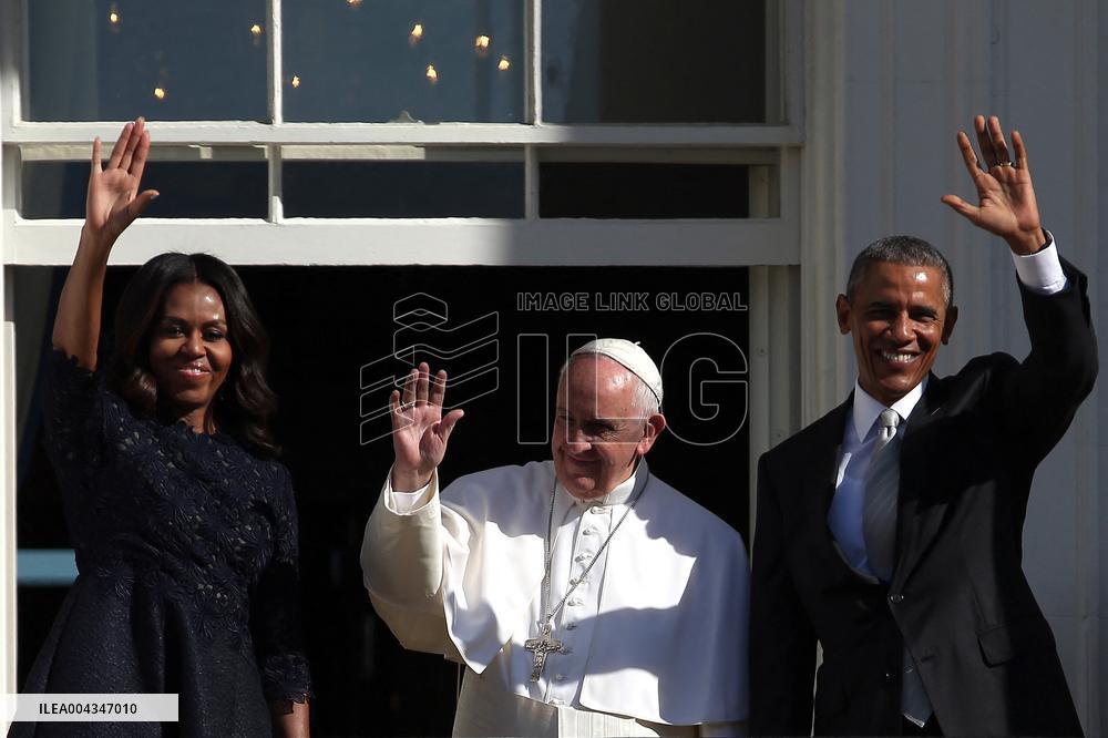 Obama Welcomes Pope Francis to the White House
