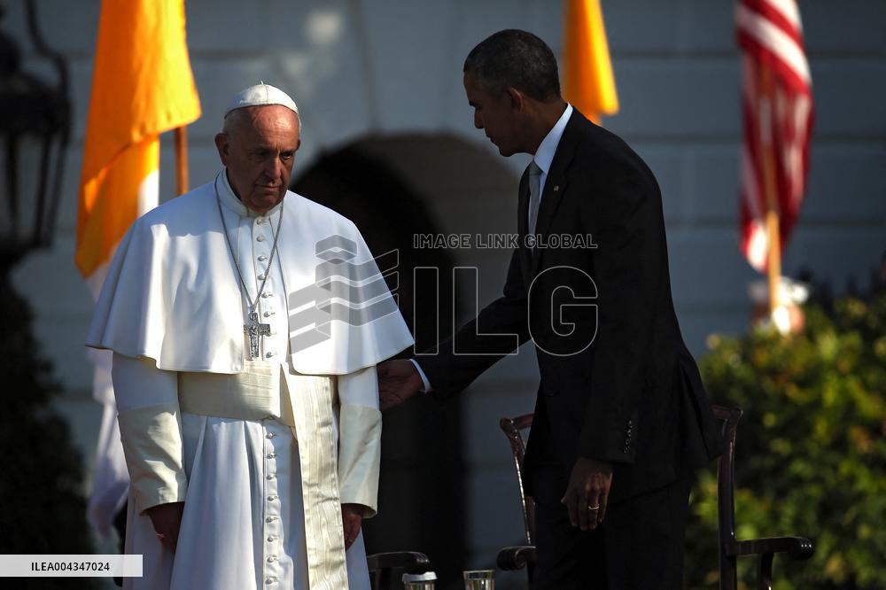 Obama Welcomes Pope Francis to the White House