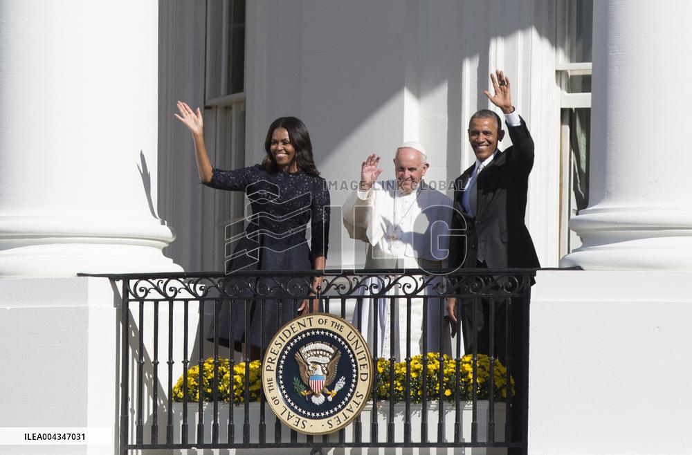 Obama Welcomes Pope Francis to the White House