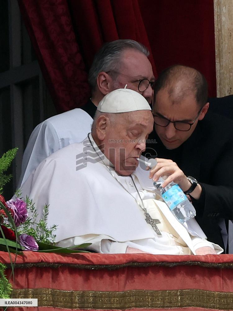 Pope Francis Delivers His Easter Message Urbi et Orbi - Vatican