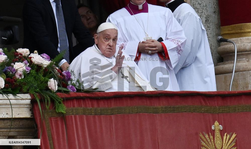 Pope Francis Delivers His Easter Message Urbi et Orbi - Vatican