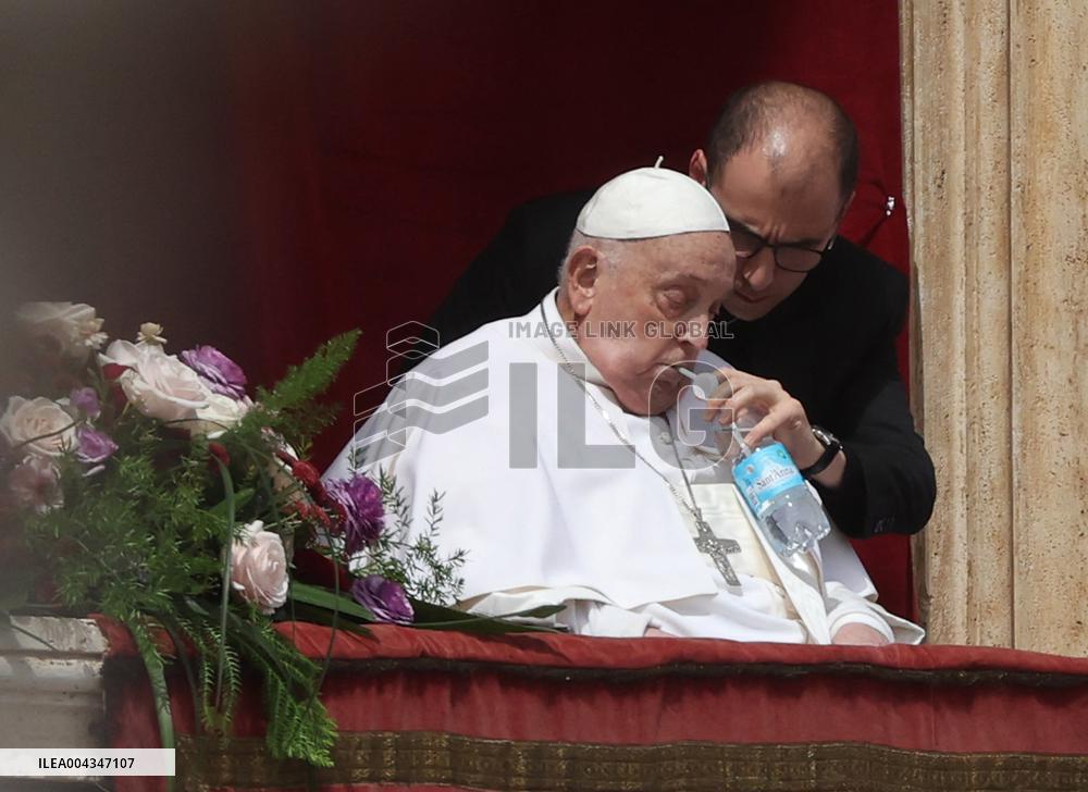 Pope Francis Delivers His Easter Message Urbi et Orbi - Vatican