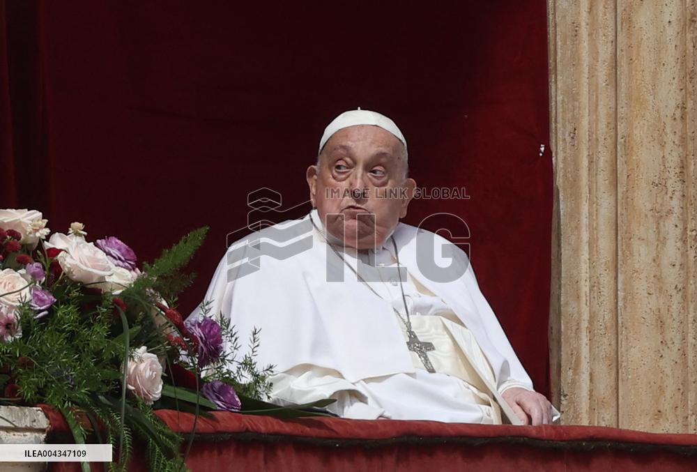 Pope Francis Delivers His Easter Message Urbi et Orbi - Vatican
