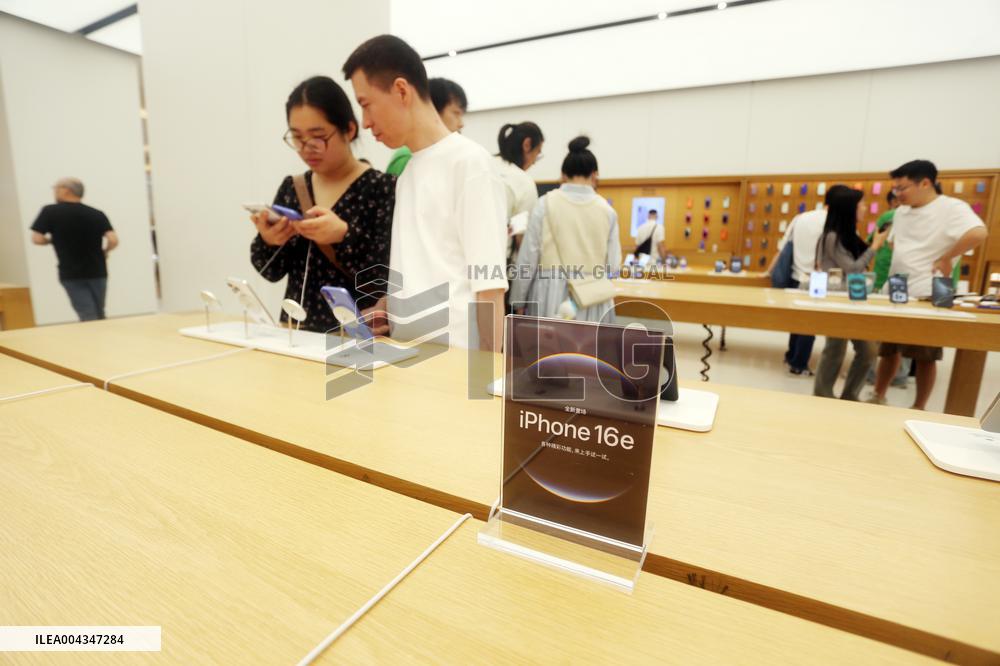 Apple 2025 Q1 Sales Decline in Chinese Market