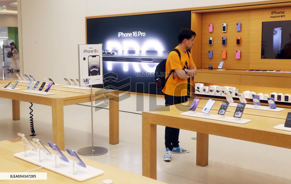 Apple 2025 Q1 Sales Decline in Chinese Market