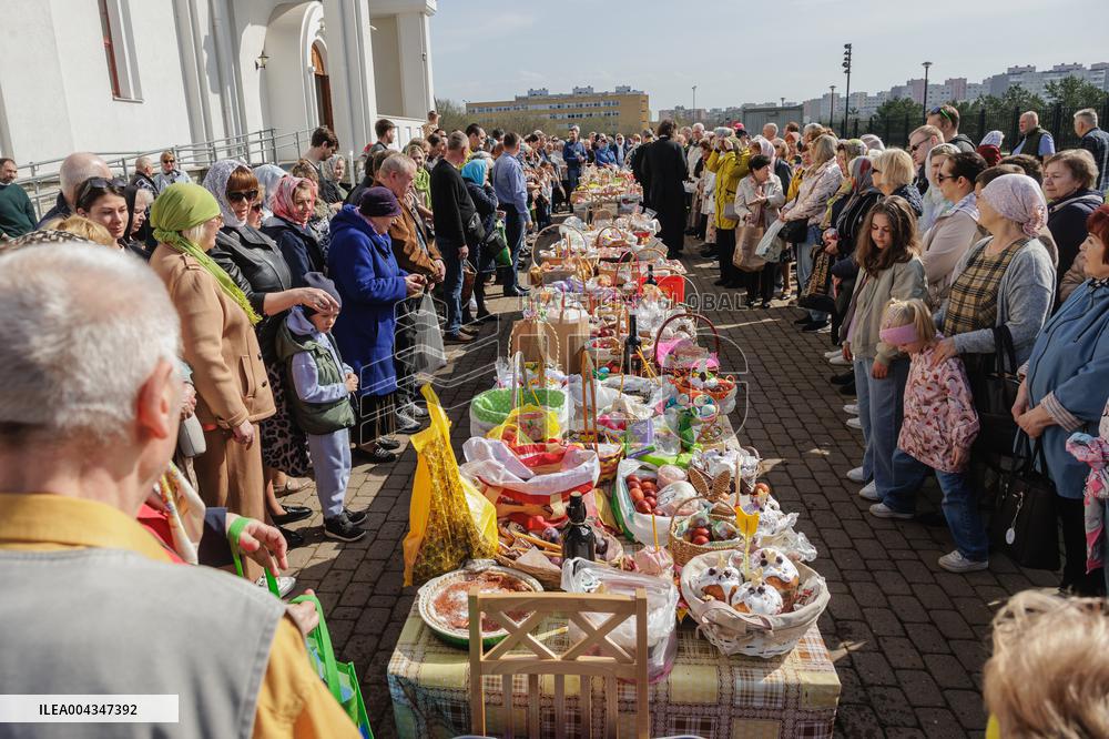Blessing Easter foods