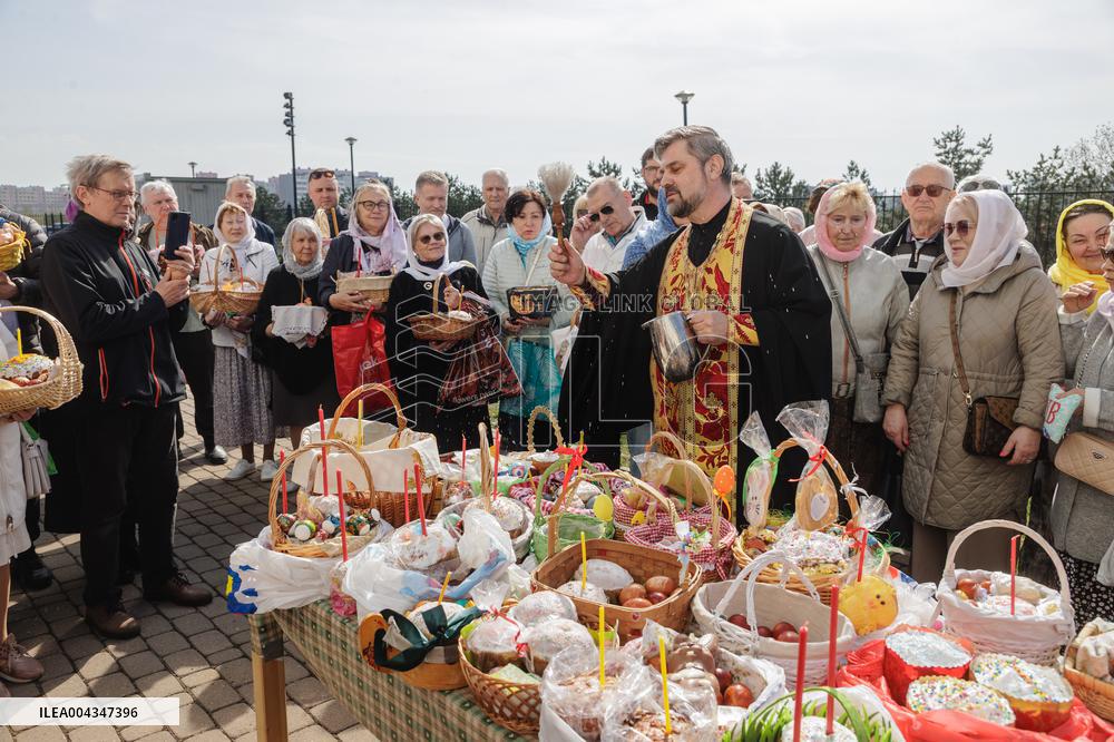 Blessing Easter foods