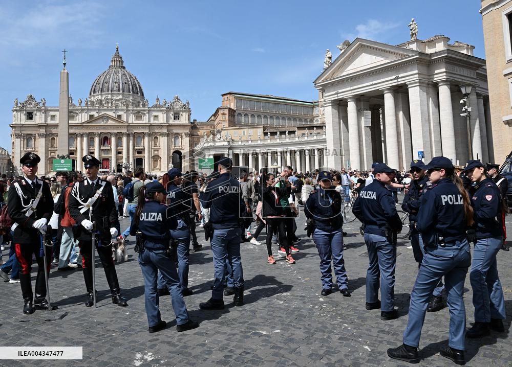 Faithful Gather in St Peters Square After the Death of Pope Francis - Vatican