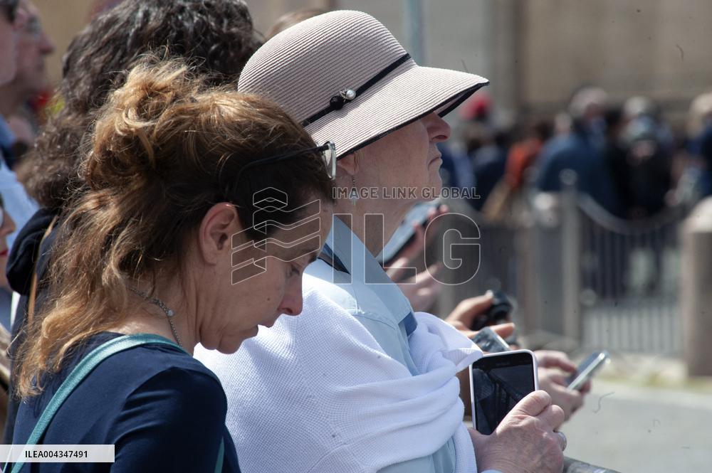 Faithful Gather in St Peters Square After the Death of Pope Francis - Vatican