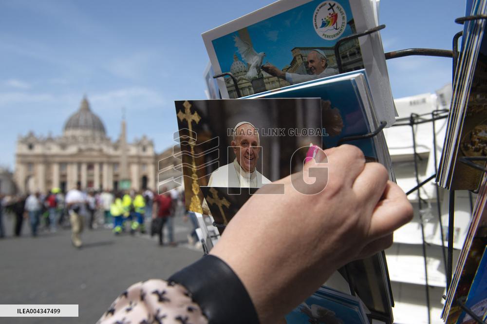 Faithful Gather in St Peters Square After the Death of Pope Francis - Vatican