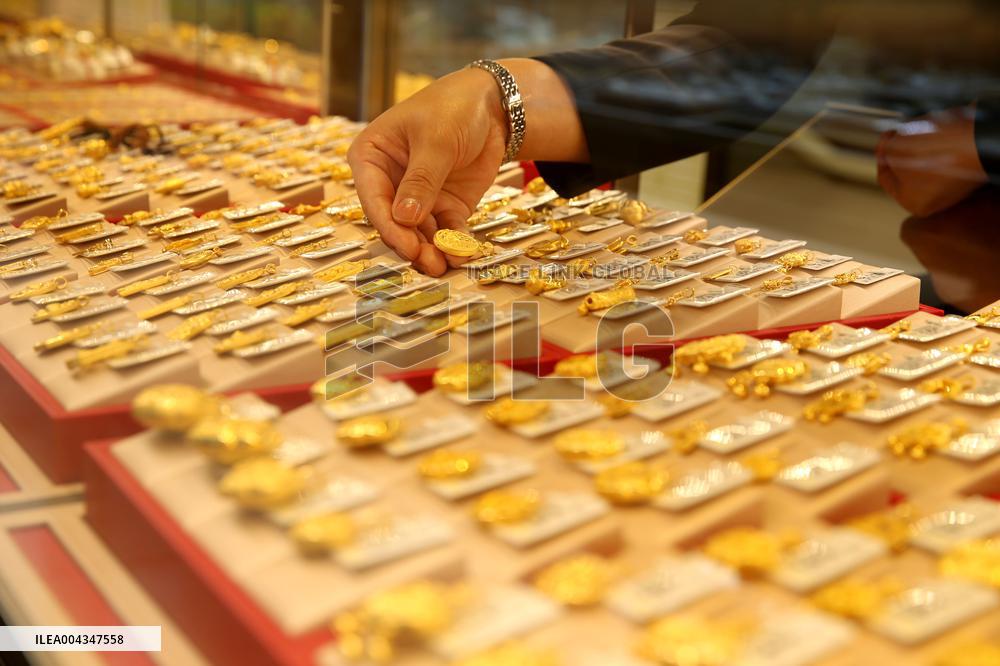 Spot Gold Reached Record High